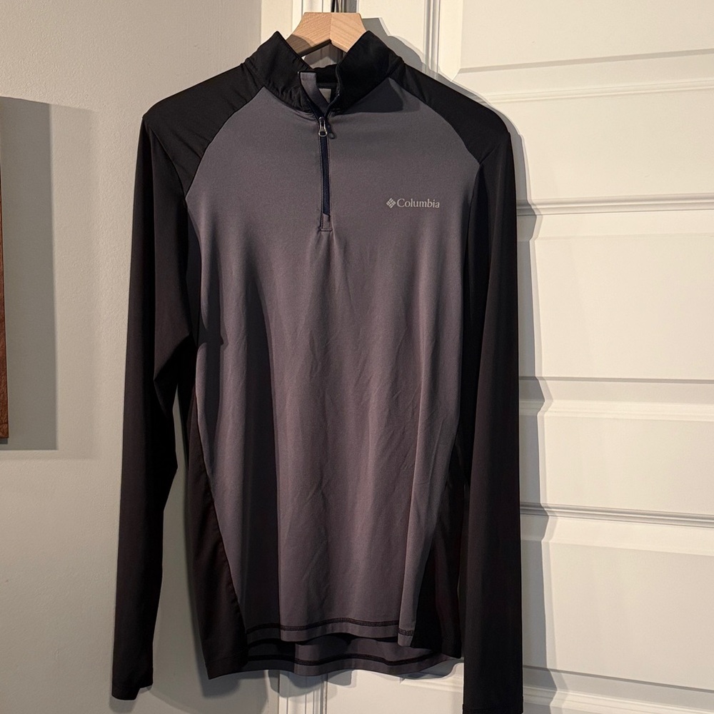 Columbia Black and Gray Long Sleeve Sweat Wicking Quarter Zip Pullover